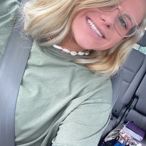 Meet your Posher, Haley